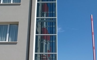 Ascensore panoramico installato in hotel a Rosolina mare, Rovigo